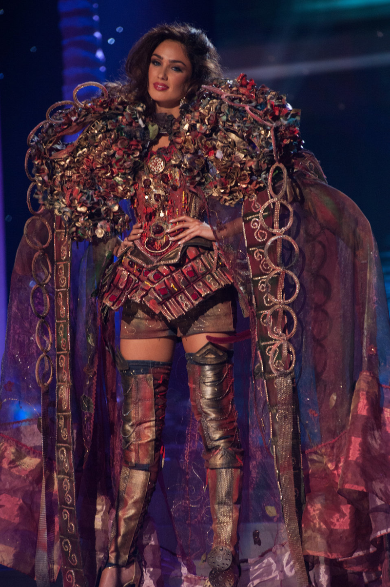 Illustration for article titled 2015 Miss Universe National Costumes: An Asshole's Review (Part 1)